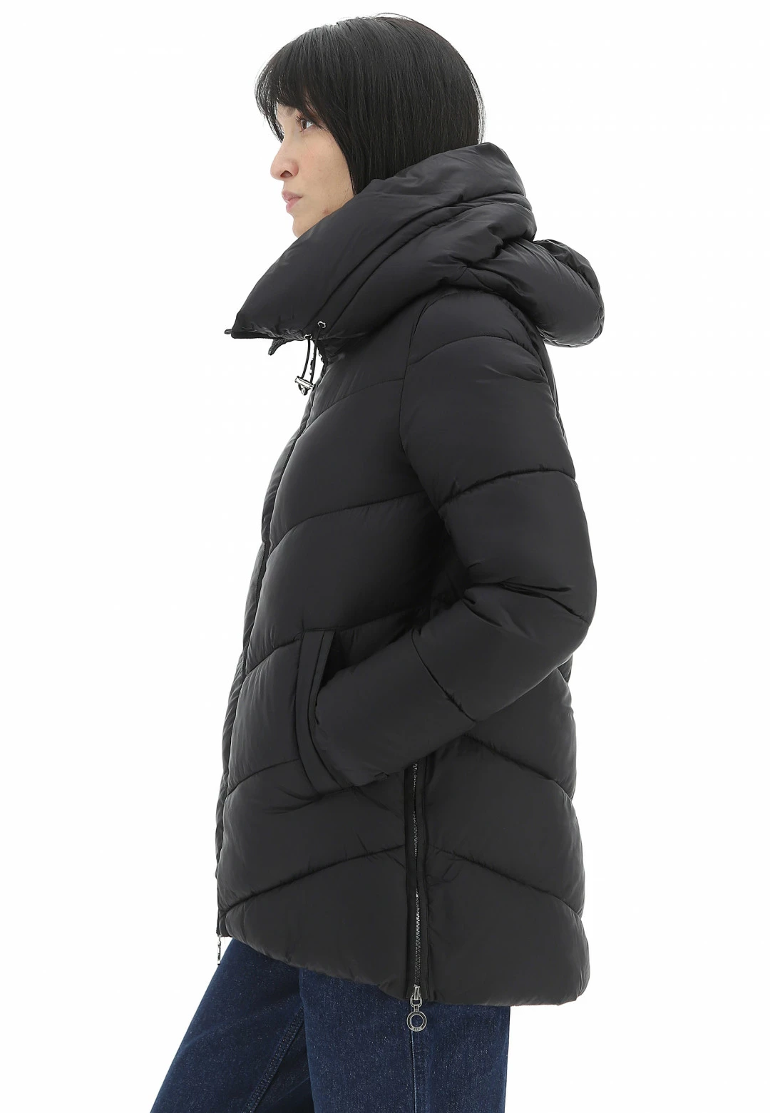 Giubbino Svasato Rihunik Mod. Lovisa Con Aperture Laterali E Collo Imbottito - immagine 2